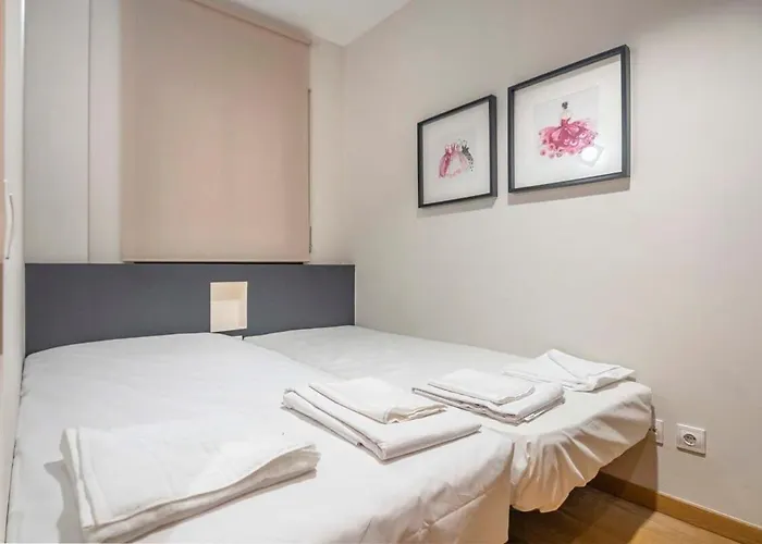 Modern&bright apartment in Eixample 1-1