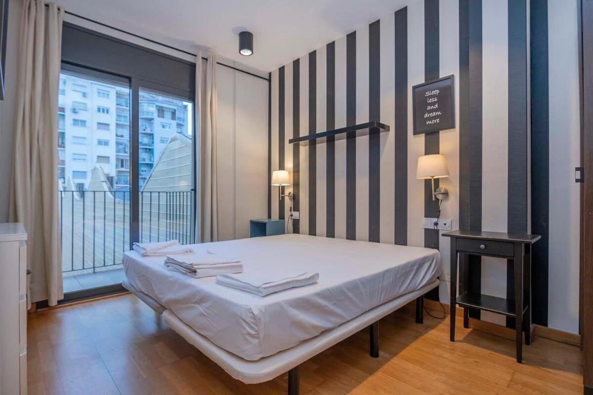 Apartment 2 Bedroom With Balcony In Eixample 1-1 *